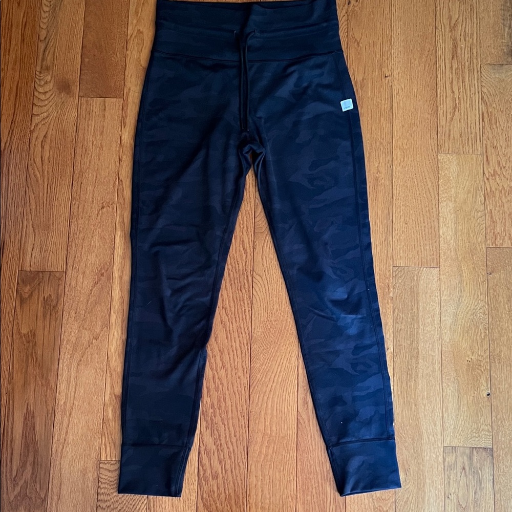 Vuori Black Camouflage Leggings